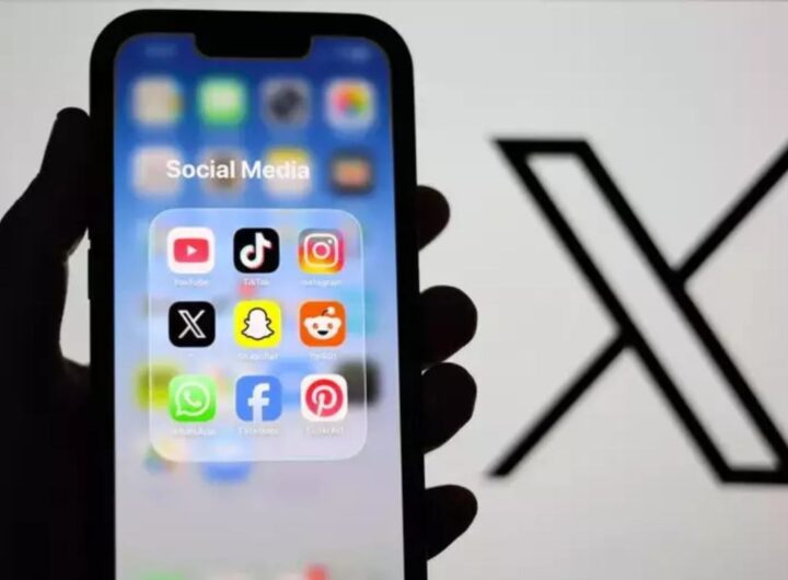 Un telefonino con le app in evidenza