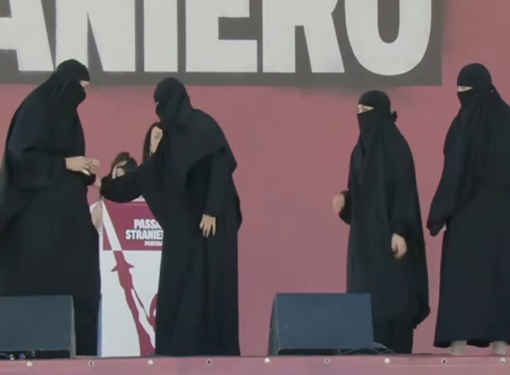 Il video dello show anti-immigrazione a Pontida, donne col burqa sul palco e il coro dei leghisti "levalo, levalo"