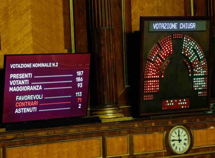 Tabellone elettronico del Senato con il risultato votazione finale del disegno di legge sulla Riforma elettorale