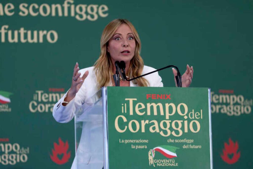 Meloni parla del burqa a scuola