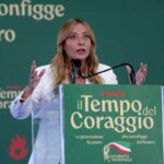 Meloni parla del burqa a scuola