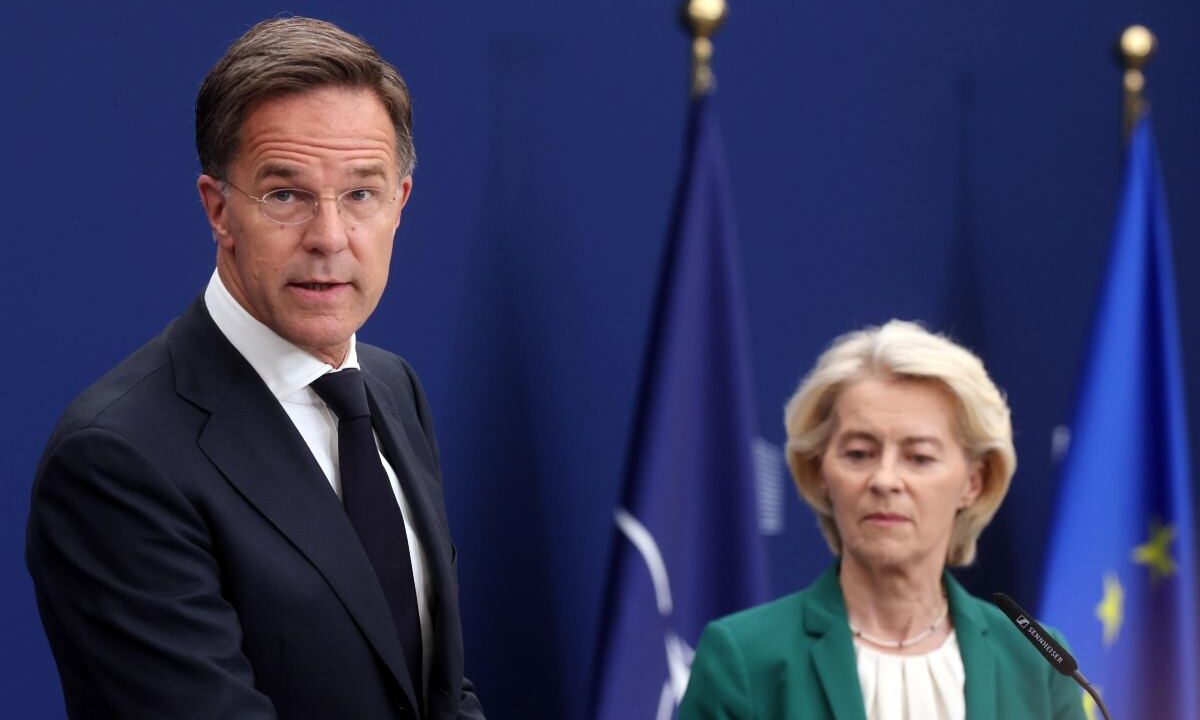 La presidente della Commissione Ue Ursula von der Leyen con il segretario generale della Nato Mark Rutte