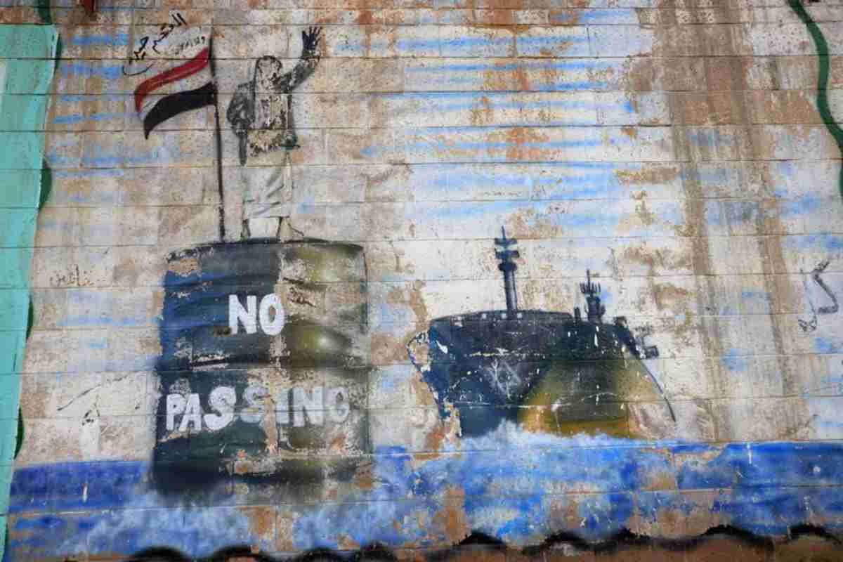 Houti avanzano in Yemen, ora controllano lo stretto di Bab el-Mandeb sul Mar Rosso: perché Trump non vuole intervenire
