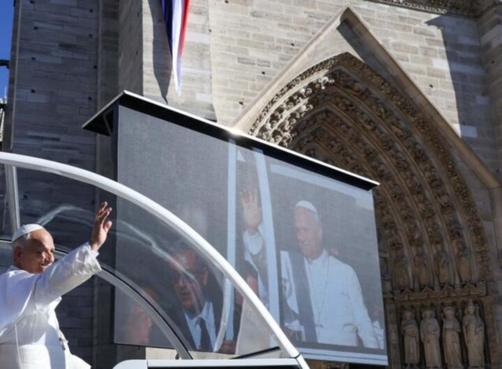 papa leone a parigi