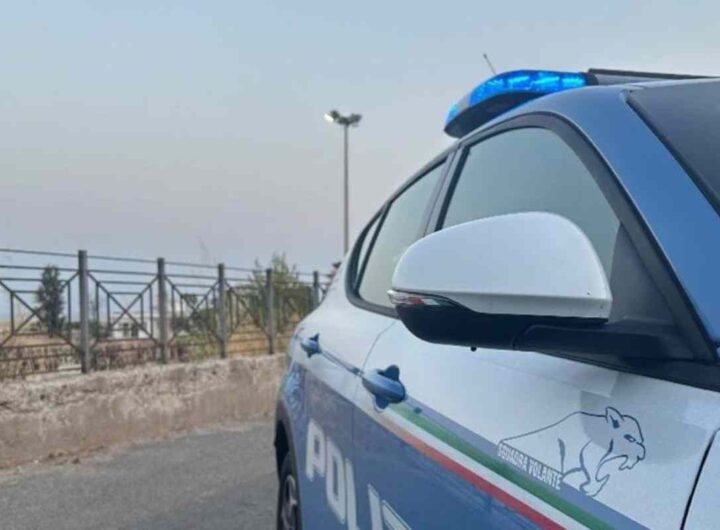 Un'auto della Polizia