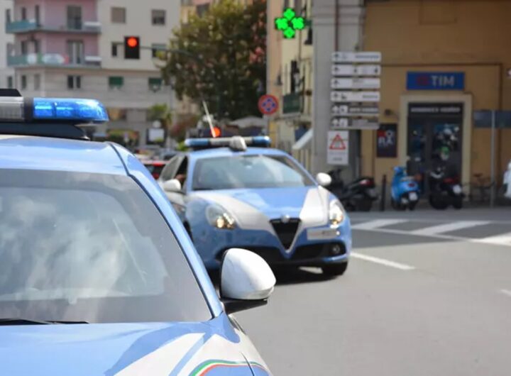 Una volante della polizia
