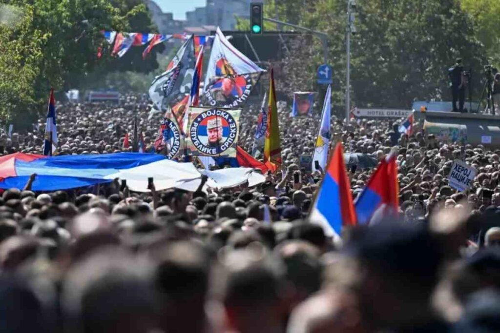 Serbia, il video del funerale Ratko Mladić: onori militari e di Stato al "Macellaio dei Balcani"