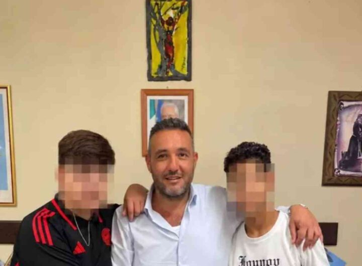 sindaco fa fare pace ragazzi