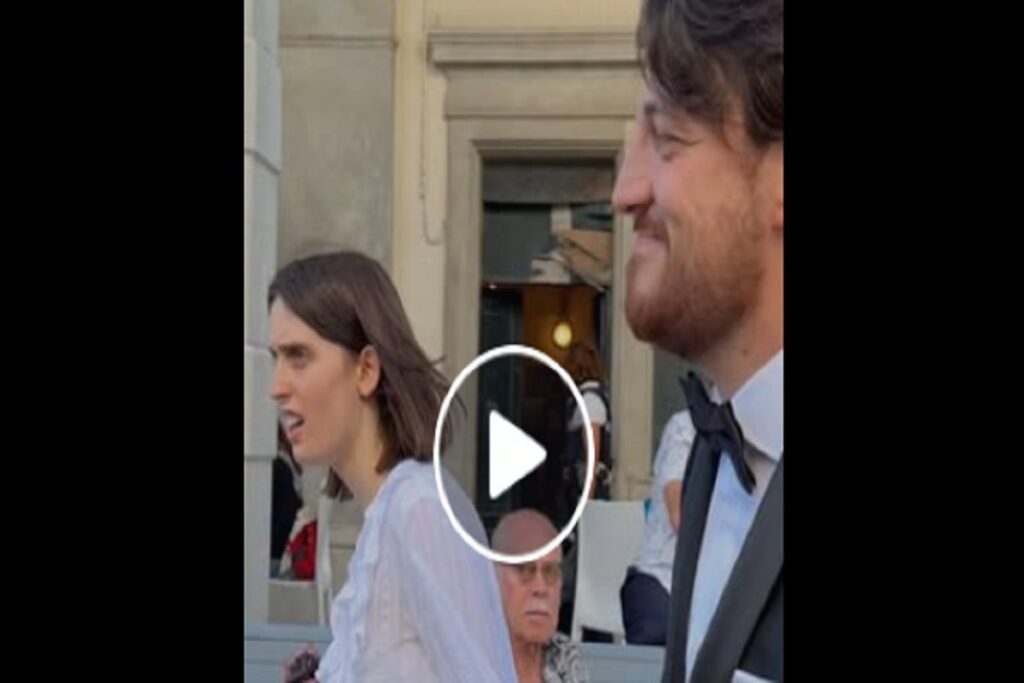 Alberto Stefani con Emma sul red carpet