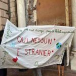 Lo striscione rimosso a Genova