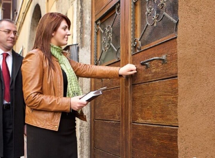 testimoni di geova porta a porta