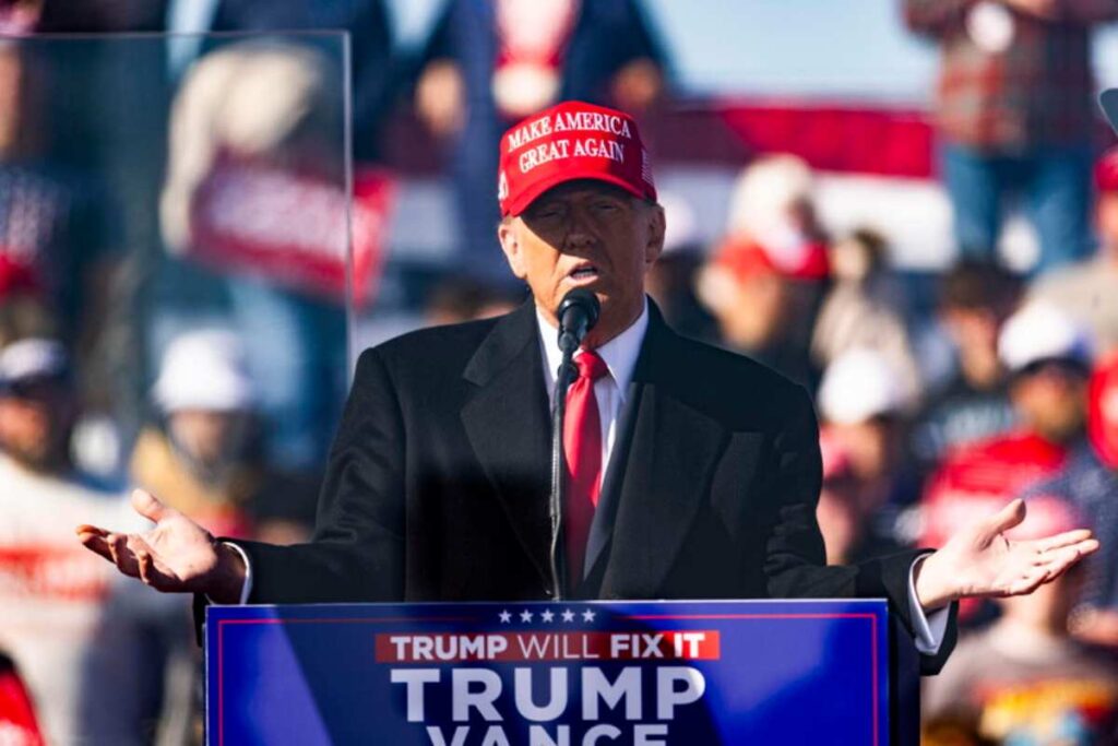 Donald Trump parla ad un comizio