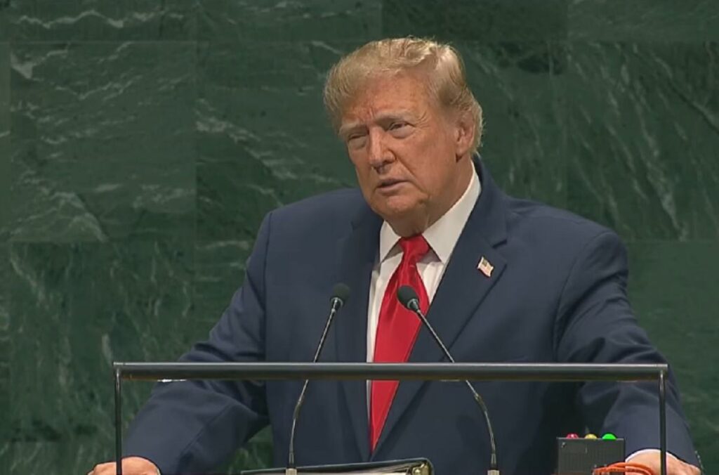Trump all'Onu: "Con l'Iran o un accordo o li anniento. Mentre gli altri parlavano di pace io l'ho realizzata"