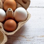 uova bianche e marroni