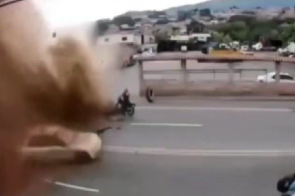 Acquedotto esplode in strada