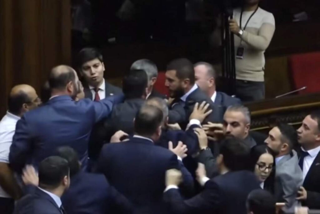 Rissa in Parlamento in Armenia