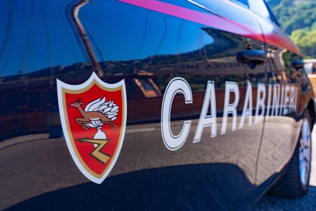 Una volante dei carabinieri
