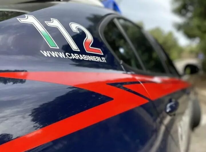 Una volante dei carabinieri