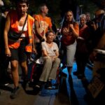 È morta Maricarmen, l'anziana sfrattata diventata il volto della lotta per la casa in Spagna