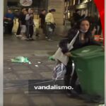 Milano, la donna che da sola ha affrontato i vandali mettendosi a smontare le barricate: "Non potevo restare indifferente"