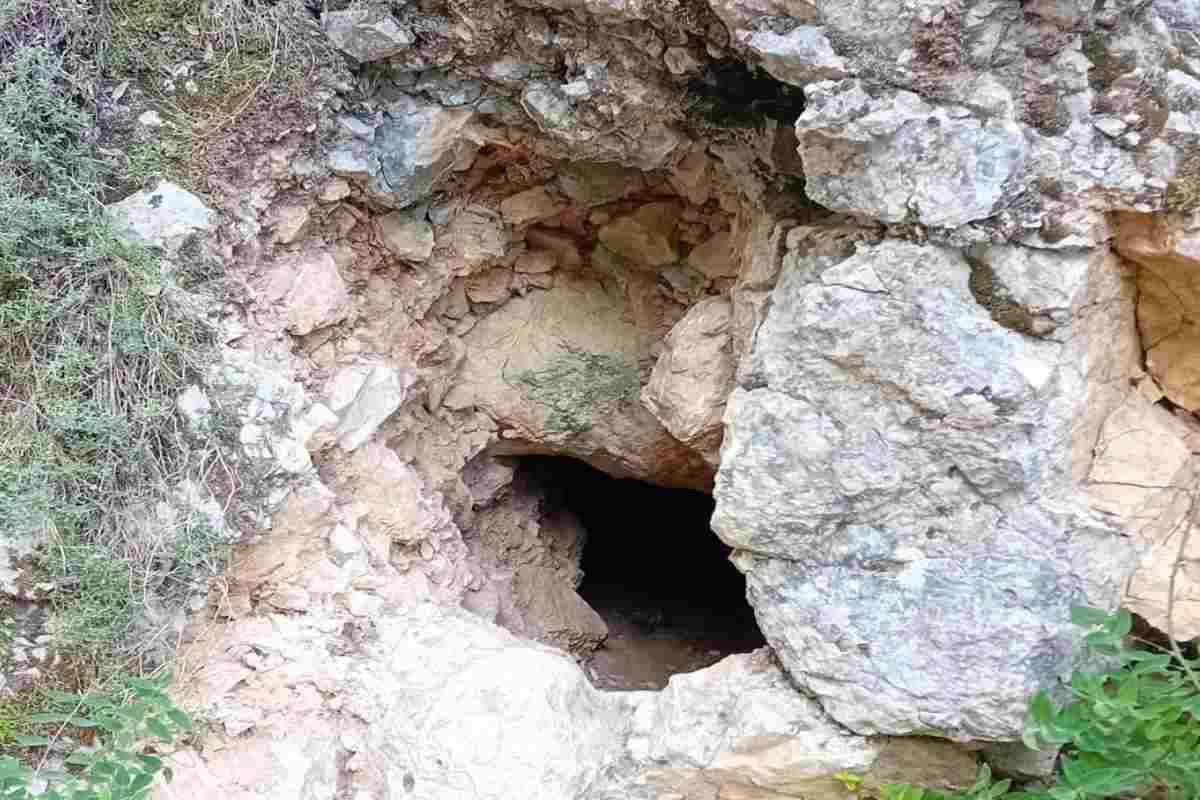 La grotta in cui è rimasto intrappolato il 31enne