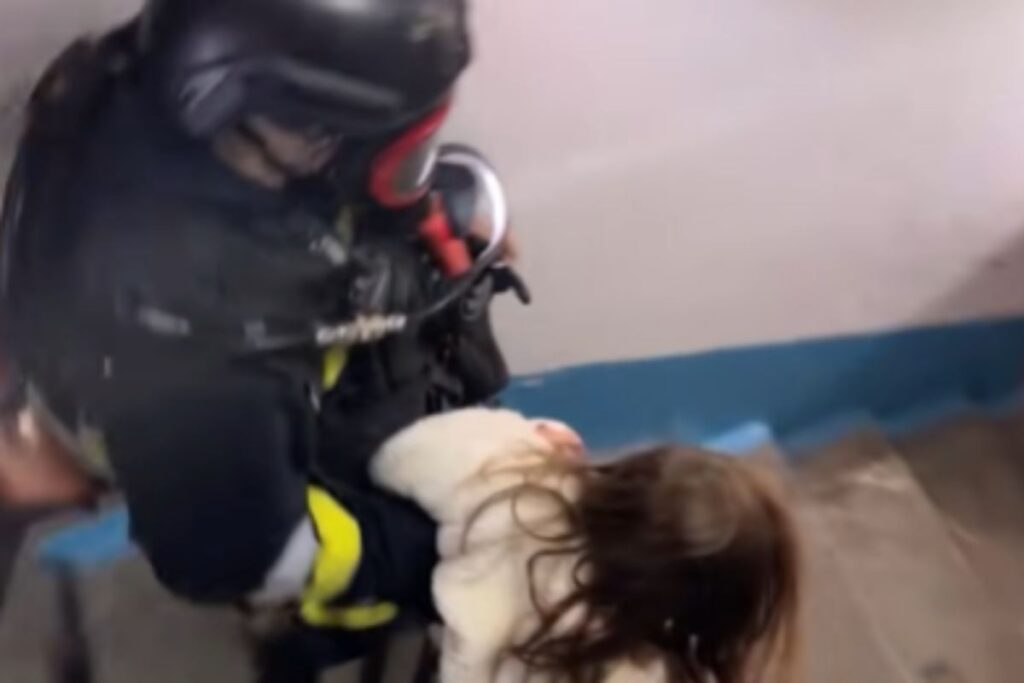 Evacuazione condominio colpito da un drone