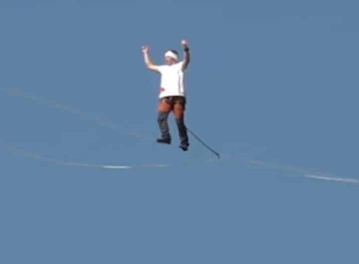 Acrobata sospeso