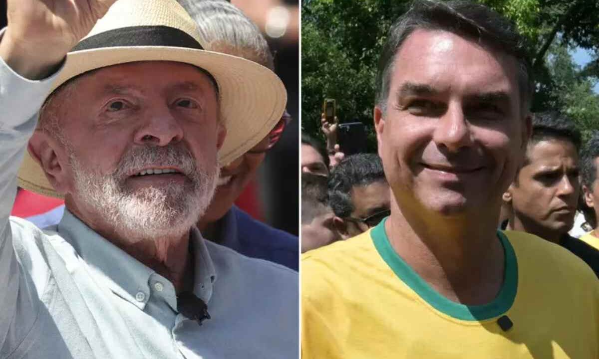 A sinistra Lula, a destra Bolsonaro