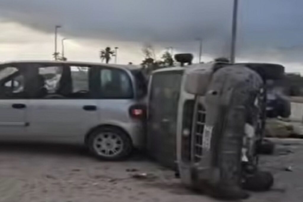 Auto ribaltate a Marsala a causa della tromba marina che ha colpito la cittadina siciliana