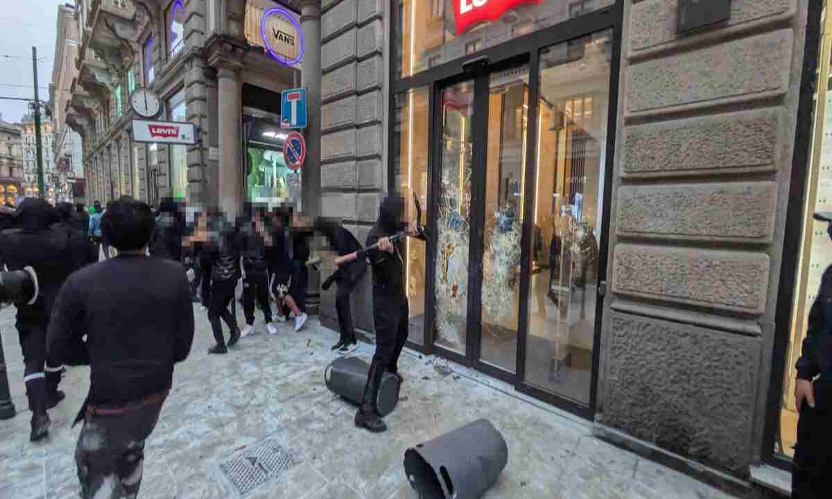 Assalto ad un negozio a Milano