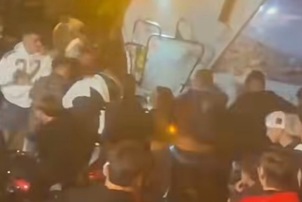 papà picchiato a napoli