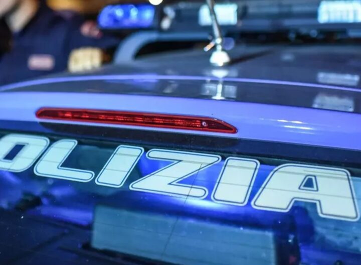 Una volante della polizia