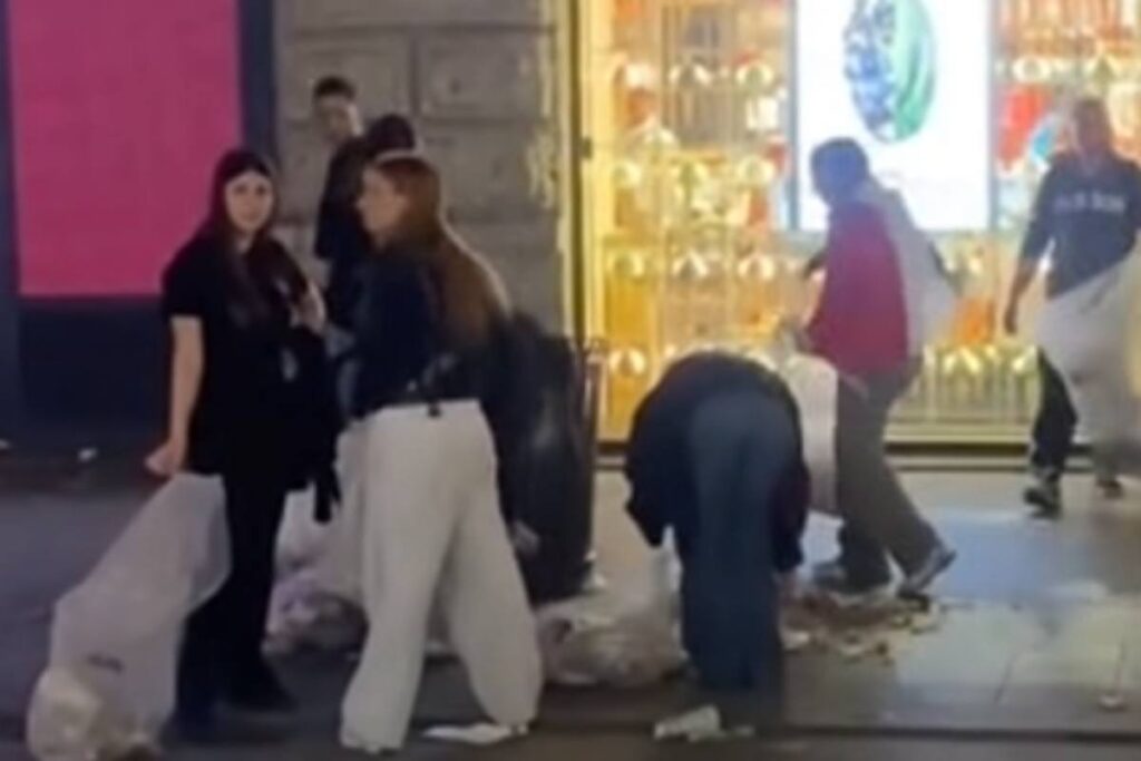 ragazze puliscono milano