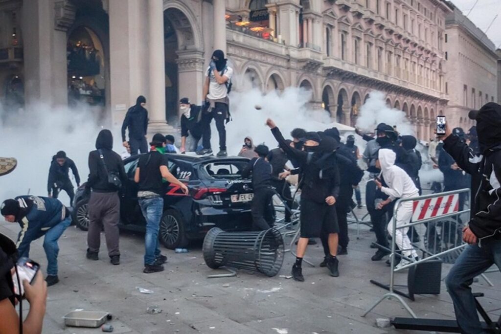 Scontri a Milano