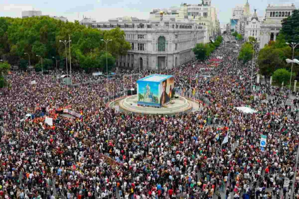 Manifestazione oceanica a Madrid per il caro affitti