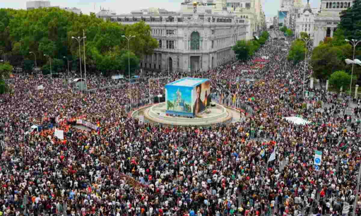 Manifestazione oceanica a Madrid per il caro affitti