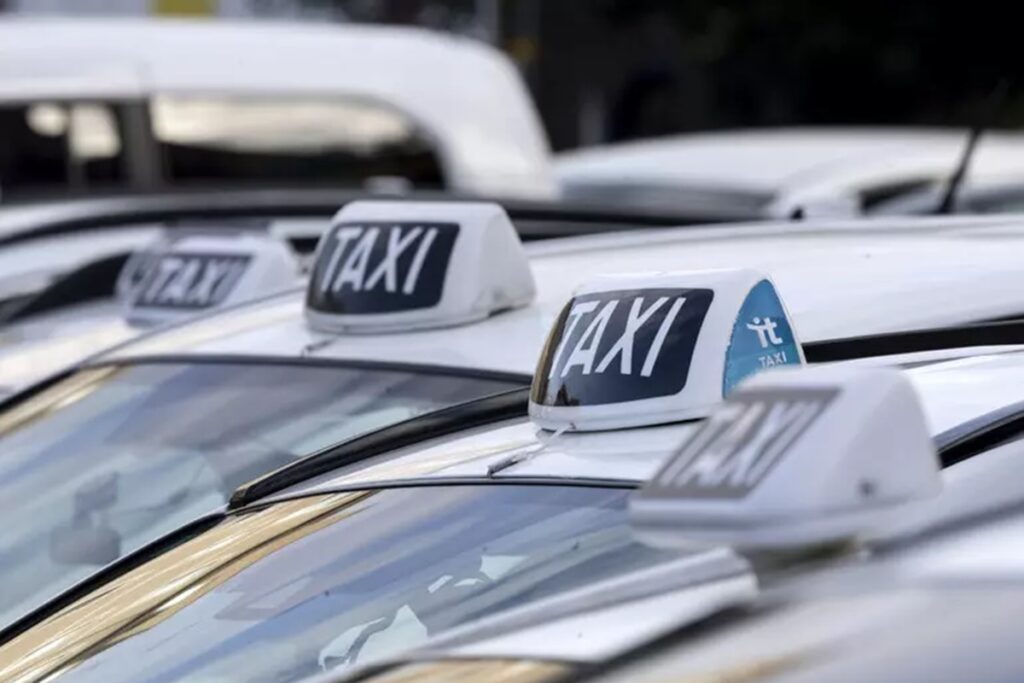 Taxi