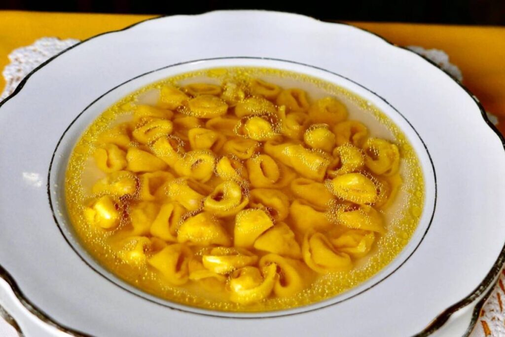 tortellini in brodo