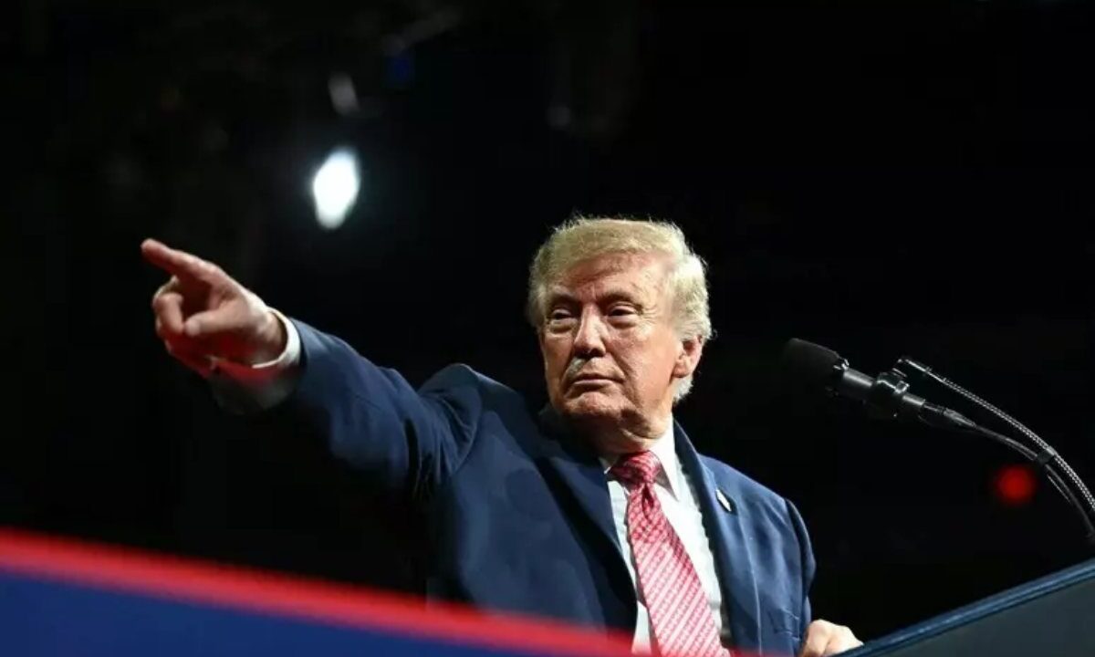 Trump parla ad un comizio