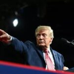Trump parla ad un comizio