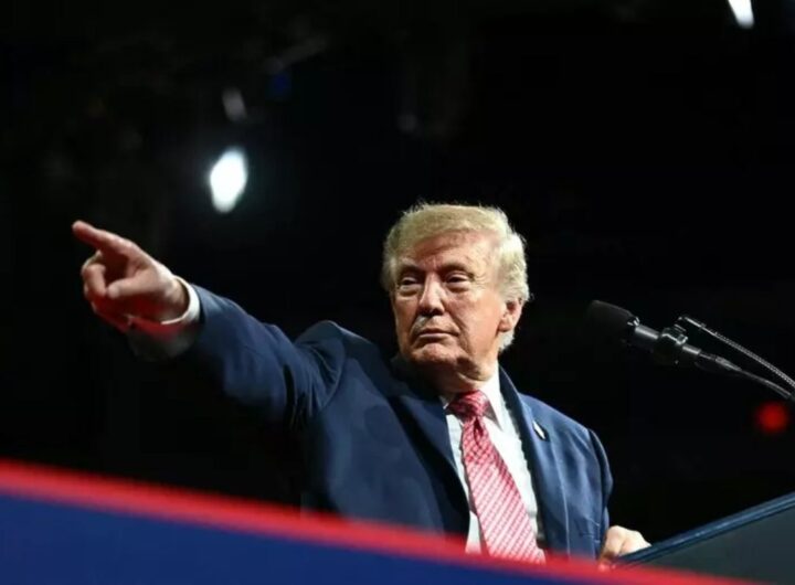 Trump parla ad un comizio