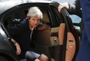 Brexit, Theresa May: "Cittadini Ue potranno restare"