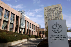 The Pirate Bay, Corte di giustizia Ue: "Viola copyright anche se le opere vengono caricate dagli utenti"