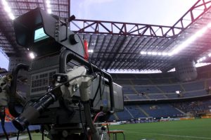 Diritti tv calcio Serie A, no offerte da Mediaset: partecipano Sky e Perform