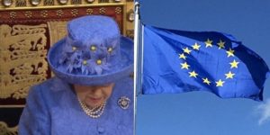 Regina Elisabetta, cappellino identico a bandiera Ue: blu trapunto di stelle. Brexit pentita?