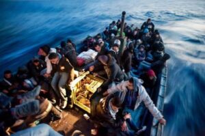 Migranti: blocco dei porti tra una settimana, altrimenti ne sbarcano 100mila a luglio-agosto