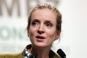 Parigi, Nathalie Kosciusko-Morizet, candidata repubblicana, aggredita: ha perso conoscenza