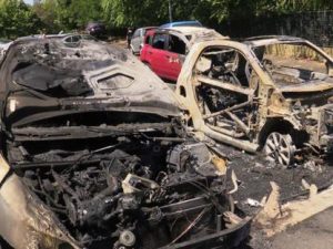 Piromani a Roma: 40 auto bruciate al Torrino dopo quelle al quartiere Trieste