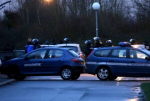 Chasse-sur-Rhone, auto bomba vicino a industria chimica: allerta terrorismo a Lione