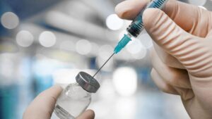 Vaccini, "esaurite le scorte contro l'epatite A": la denuncia del Codacons